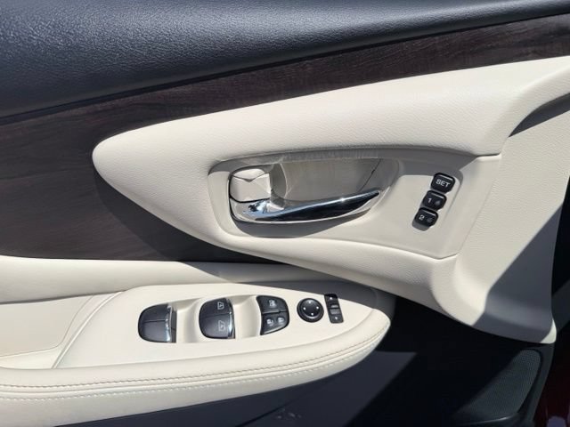 Certified 2024 Nissan Murano Platinum w/ Cargo Package FWD image 10