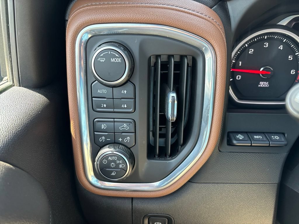 Used 2022 Chevrolet Silverado 2500 High Country AWD/4WD image 19