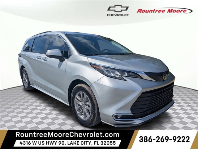 Used 2022 Toyota Sienna XLE