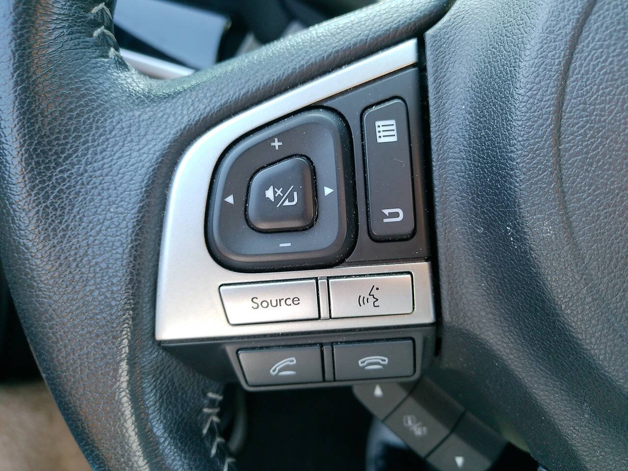 Used 2017 Subaru Forester 2.5i Limited AWD/4WD image 40