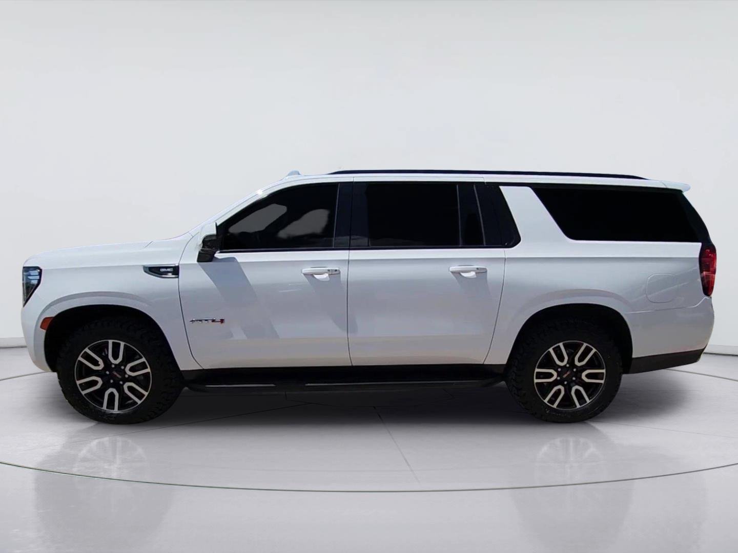 Certified 2024 GMC Yukon XL AT4 w/ Technology Package AWD/4WD image 5