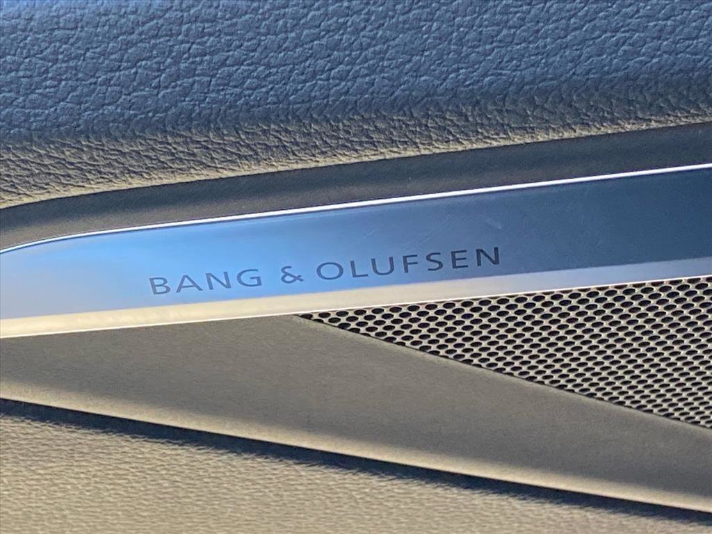 Used 2024 Audi Q8 e-tron Premium Plus image 19