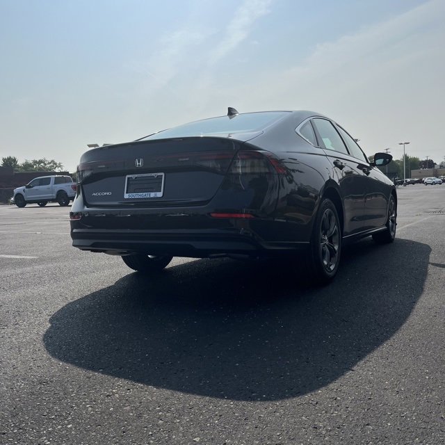 Used 2023 Honda Accord EX image 3