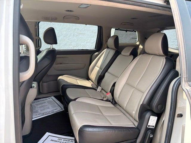 Used 2021 Kia Sedona EX FWD image 14