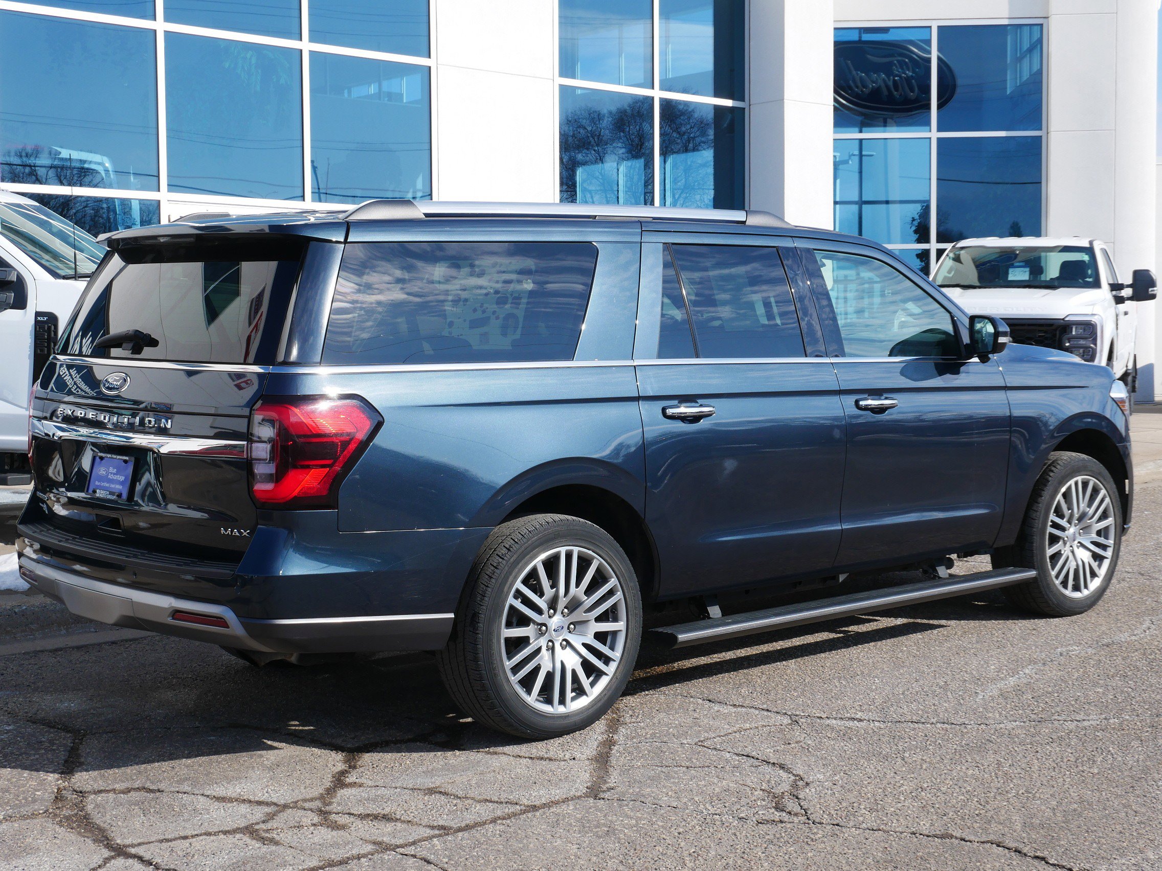 Certified 2022 Ford Expedition Max Limited image 3