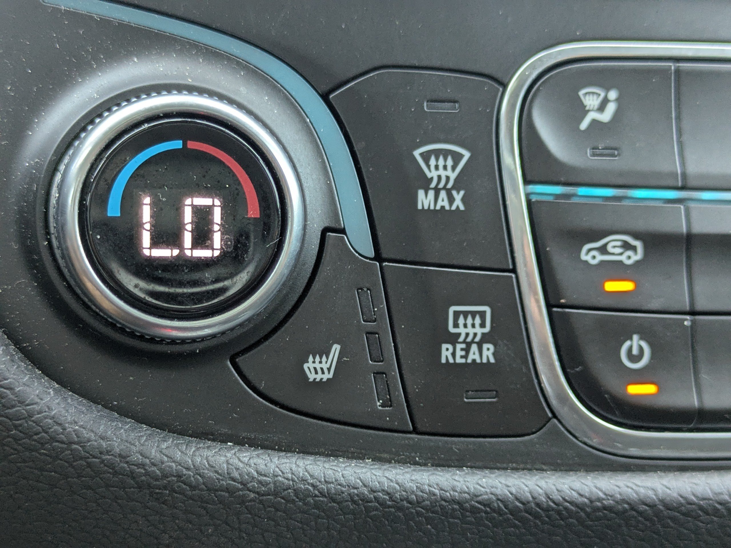 Used 2018 Chevrolet Equinox LT FWD image 28