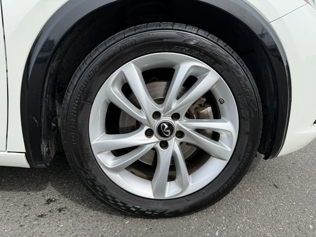 Used 2017 INFINITI QX30 Premium image 13