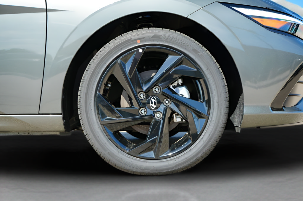 New 2026 Hyundai Elantra SEL Sport FWD image 9