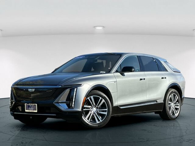 Used 2024 Cadillac Lyriq Luxury RWD image 2