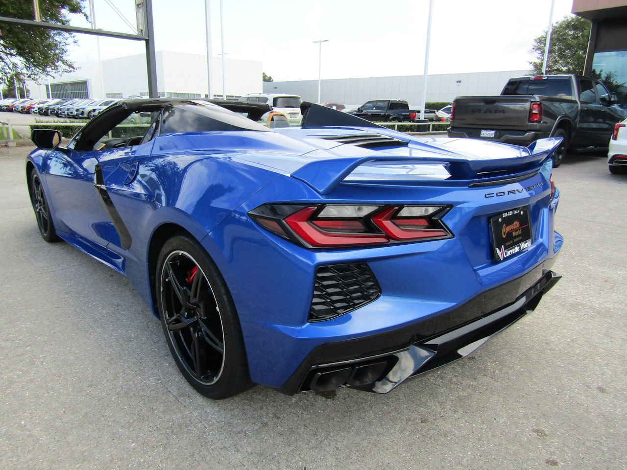Used 2023 Chevrolet Corvette Stingray Preferred Conv w/ Z51 Performance Package RWD image 7