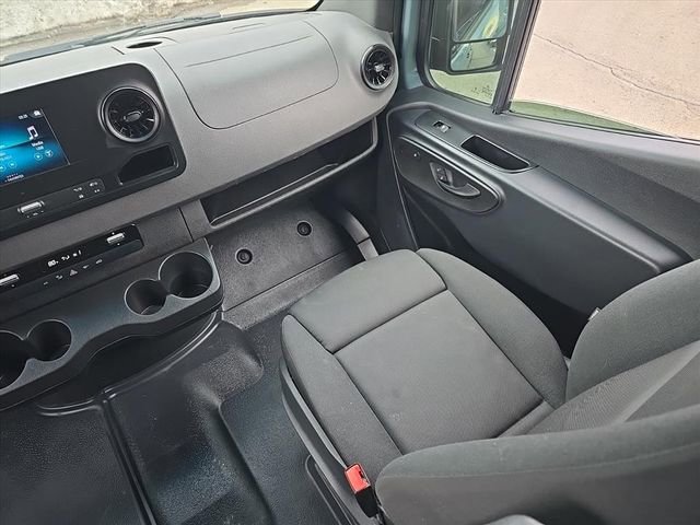 Used 2023 Mercedes-Benz Sprinter 2500 image 22