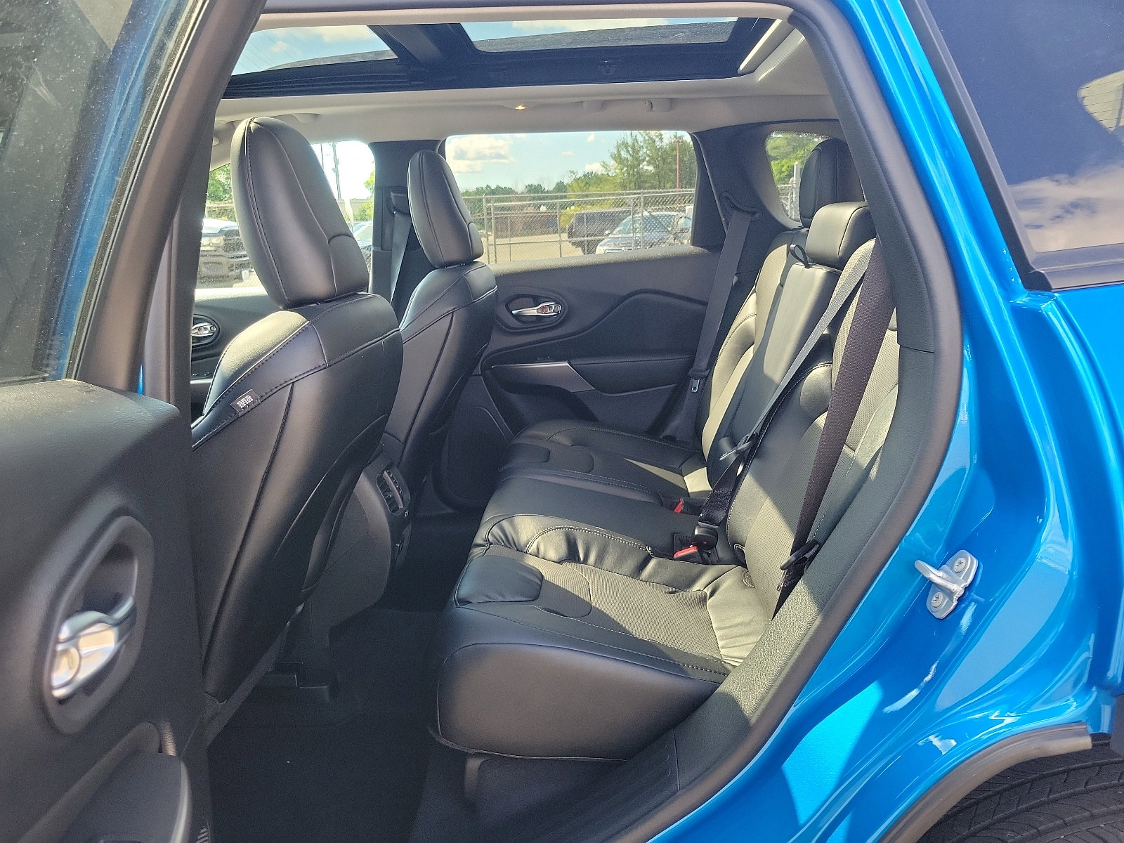 Certified 2022 Jeep Cherokee Limited image 10