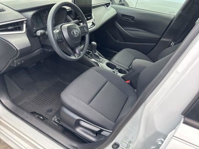 Used 2025 Toyota Corolla LE w/ LE Premium Package image 18