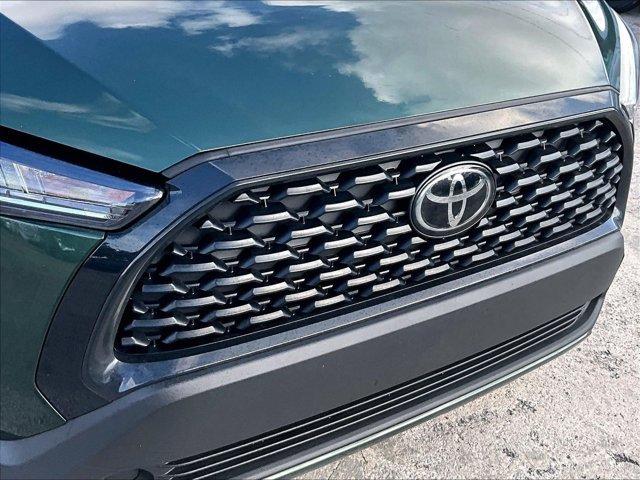 Used 2025 Toyota Corolla Cross LE FWD image 29