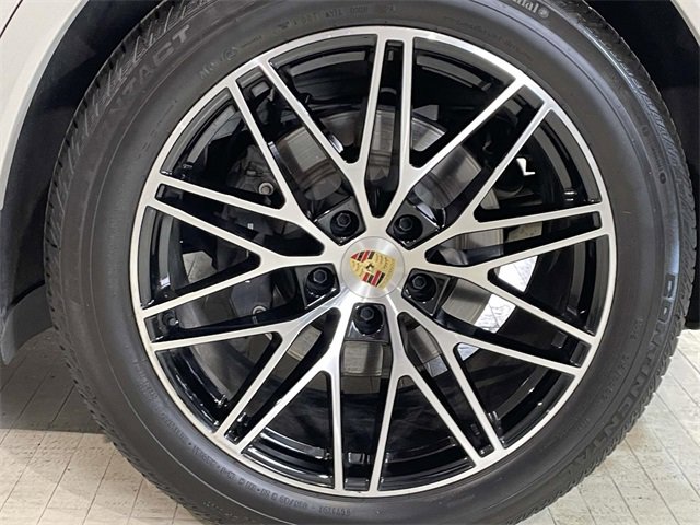 Certified 2024 Porsche Cayenne image 14
