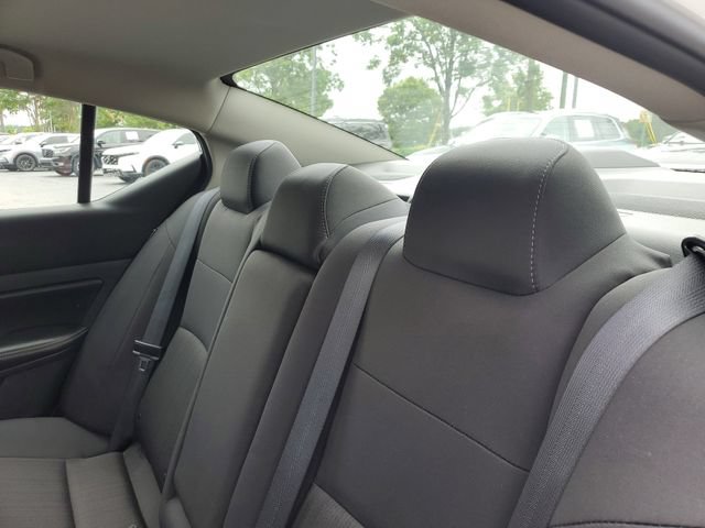 Used 2025 Nissan Altima 2.5 SV FWD image 9