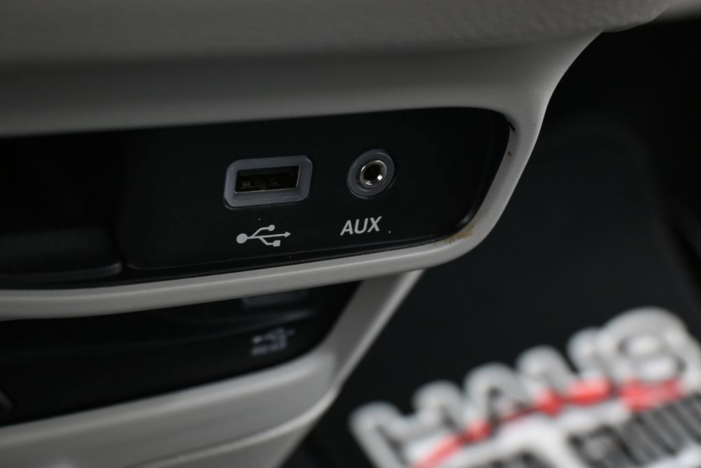 Used 2018 Chrysler Pacifica Touring-L Plus image 22