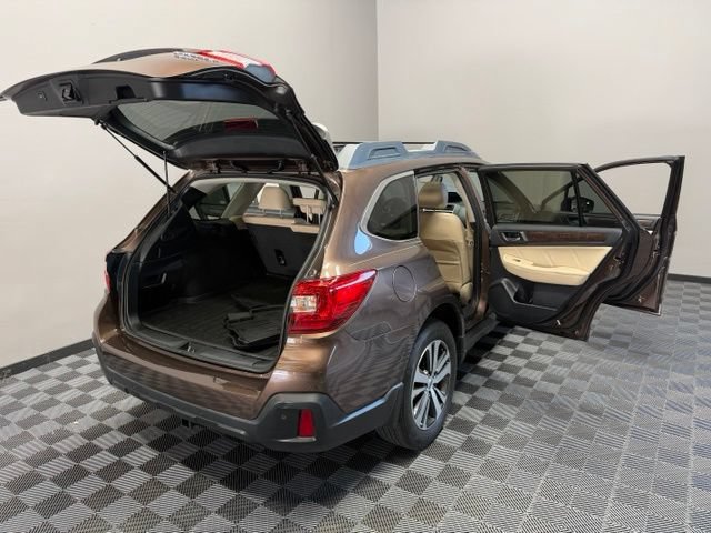 Used 2019 Subaru Outback 3.6R Limited AWD/4WD image 29