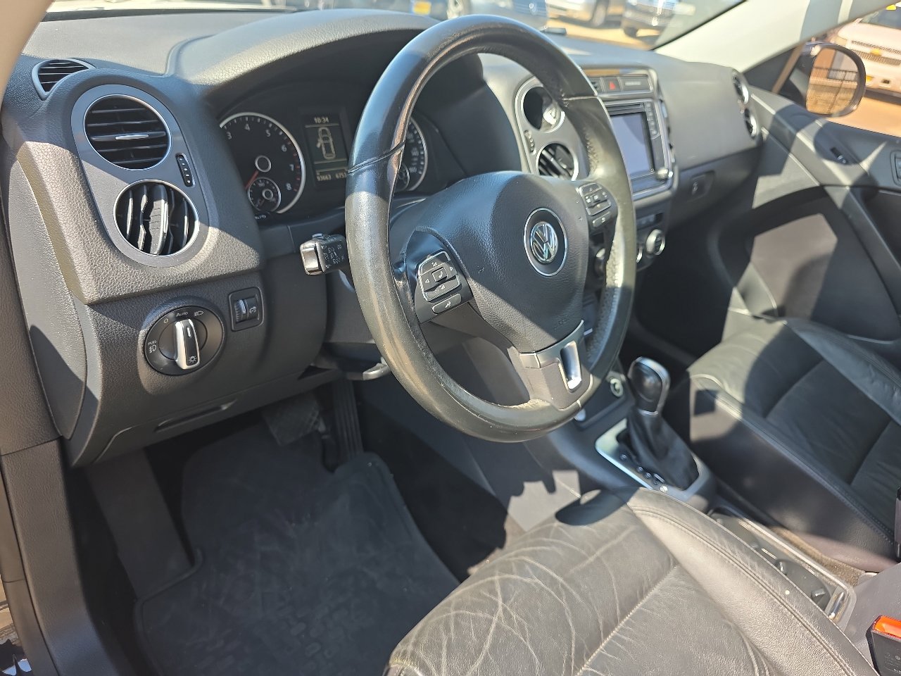 Used 2017 Volkswagen Tiguan Sport image 10