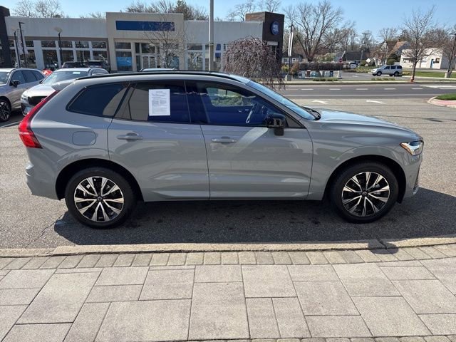 Used 2025 Volvo XC60 B5 Plus AWD/4WD image 6