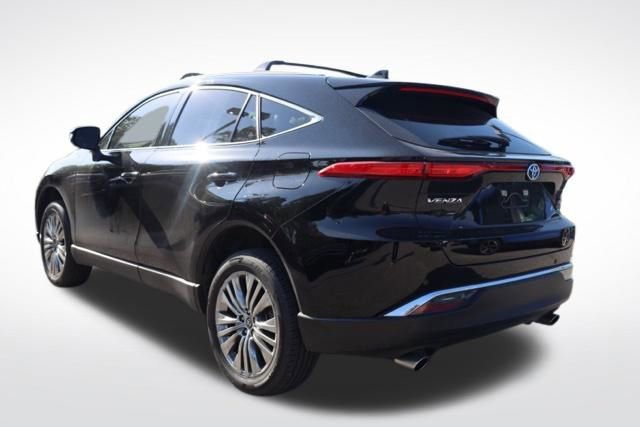 Used 2022 Toyota Venza XLE AWD/4WD image 9