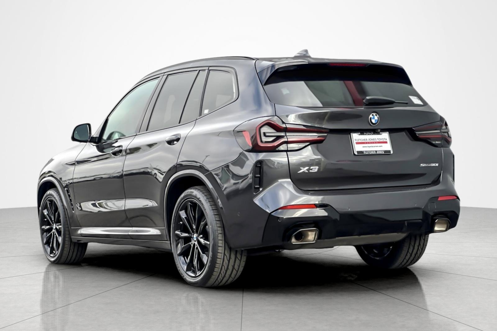 Used 2024 BMW X3 sDrive30i w/ M Sport Package image 3