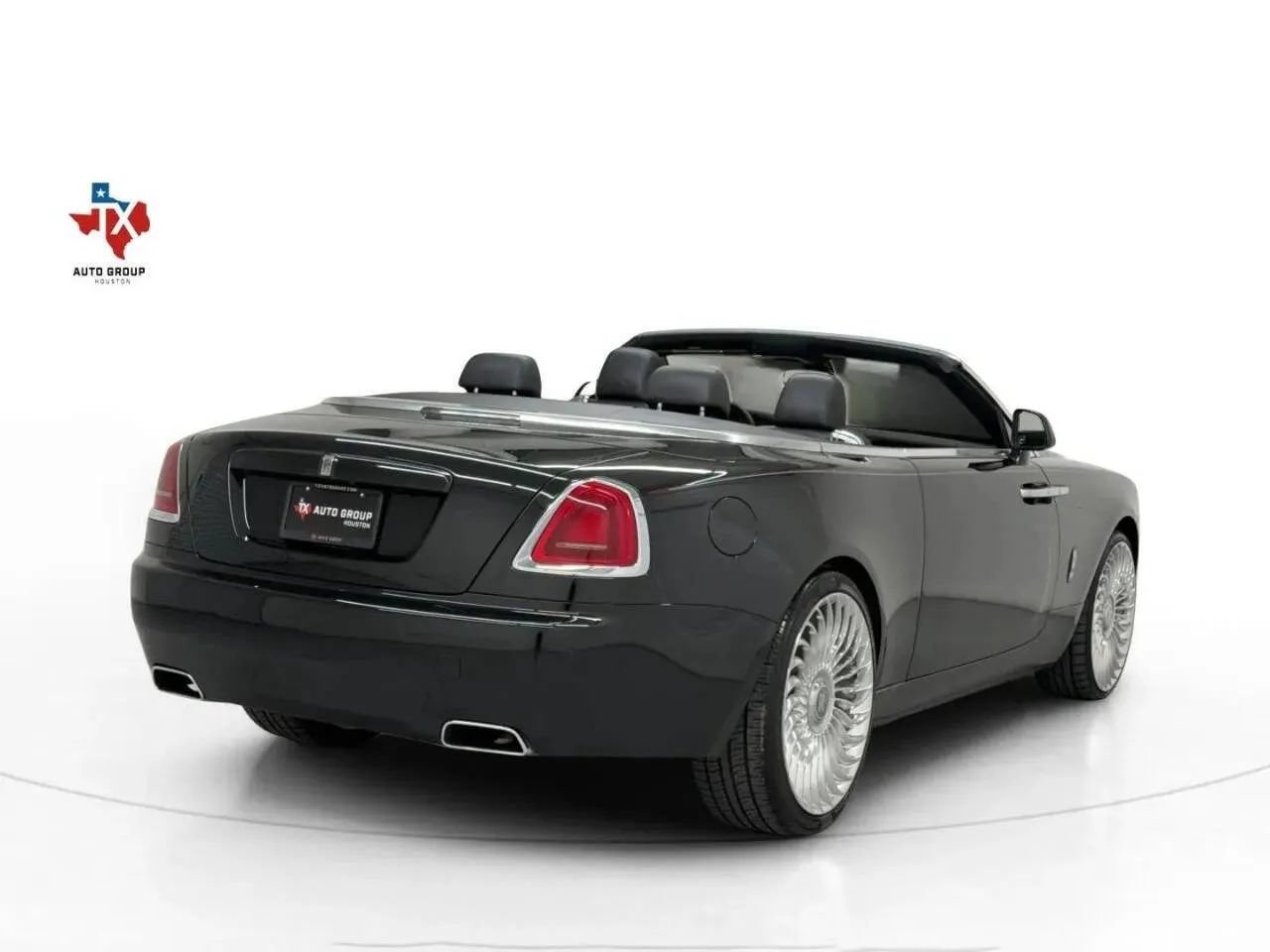 Used 2017 Rolls-Royce Dawn RWD image 5