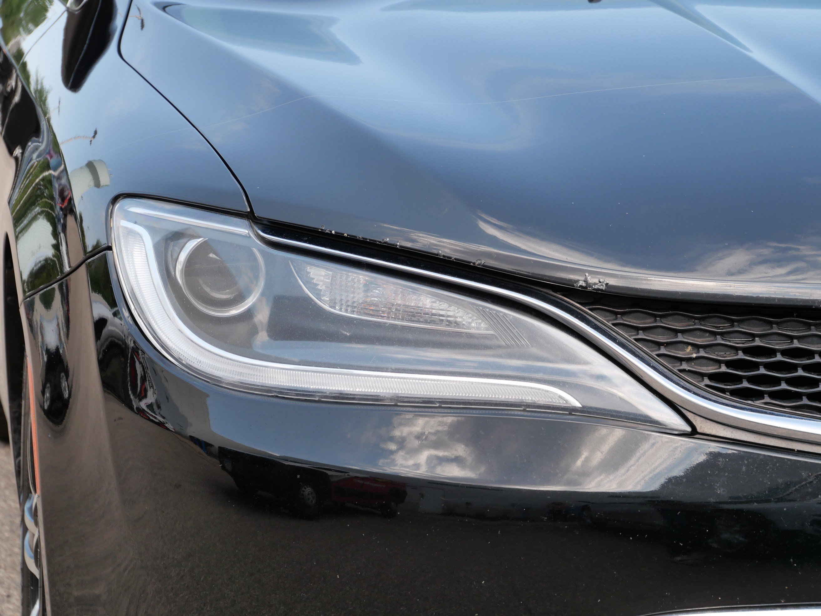 Used 2015 Chrysler 200 Limited w/ Convenience Group FWD image 16
