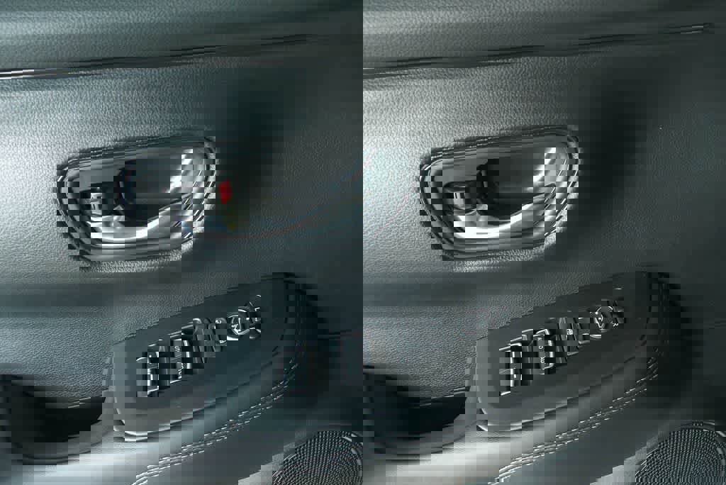 New 2026 Honda HR-V EX-L image 18