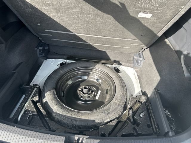 Used 2023 Volkswagen Tiguan SE R-Line image 21