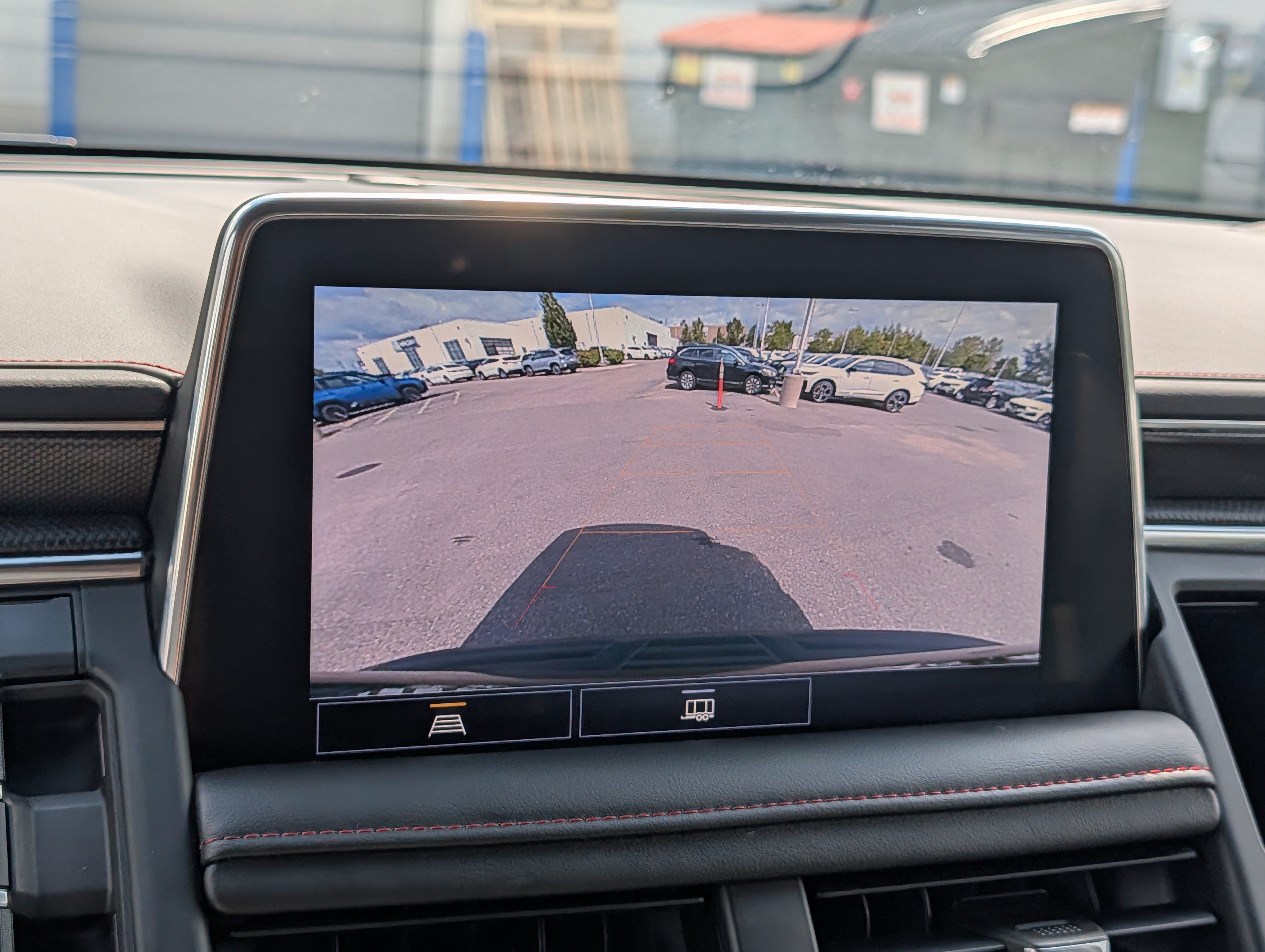 Used 2021 Chevrolet Suburban RST w/ Rear Media and Nav Package AWD/4WD image 28