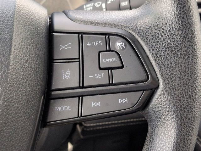 Certified 2025 Toyota Sienna LE FWD image 24
