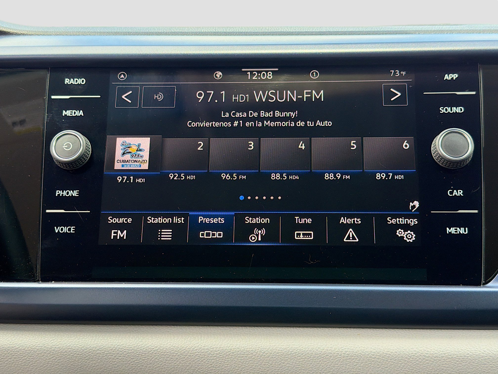 Used 2022 Volkswagen Taos SE image 28