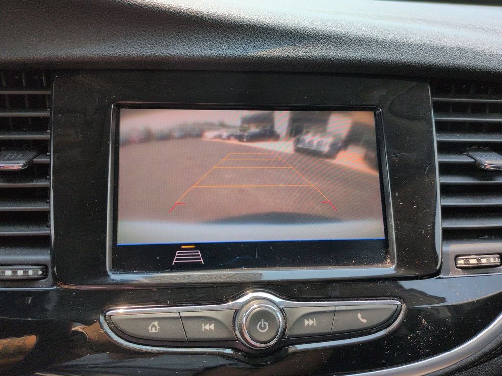 Used 2021 Buick Encore Preferred AWD/4WD image 11