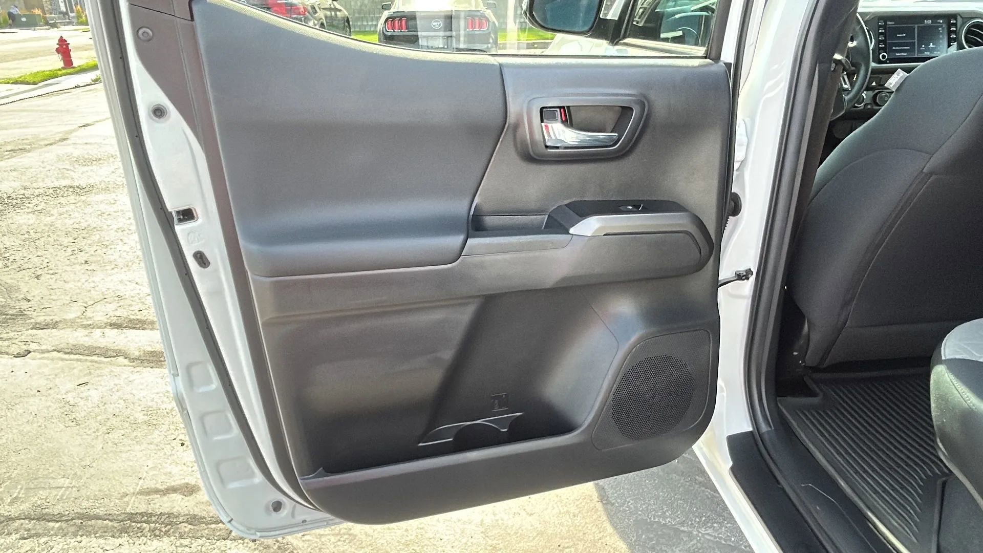 Used 2023 Toyota Tacoma TRD Off-Road image 11