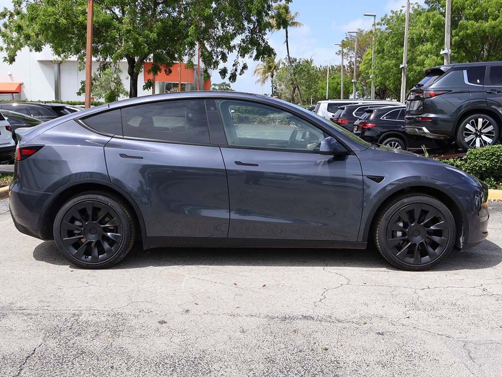 Used 2023 Tesla Model Y Long Range AWD/4WD image 18