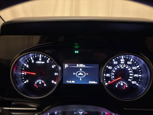 Used 2024 Kia Carnival EX image 16