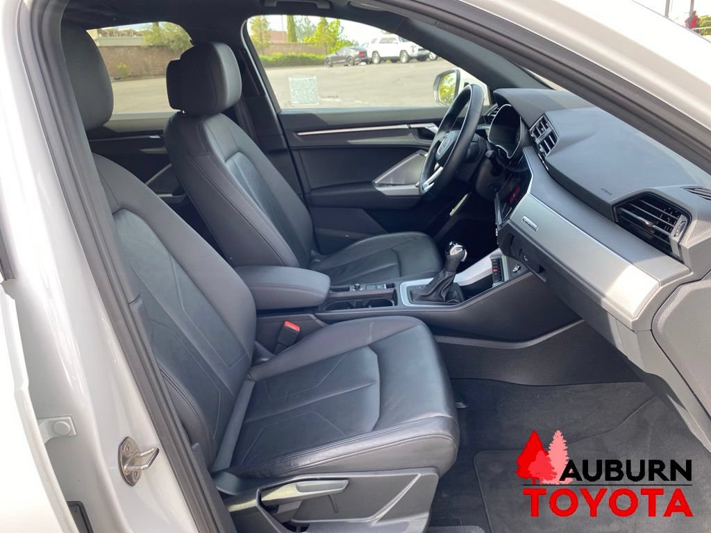 Used 2020 Audi Q3 2.0T Premium w/ Convenience Package AWD/4WD image 16