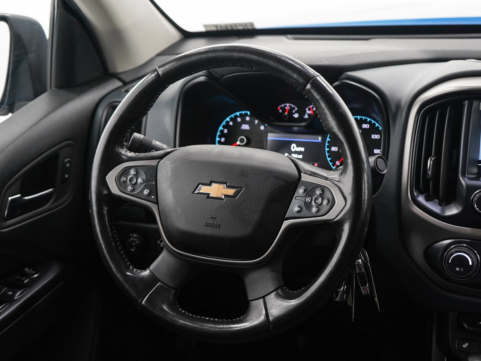 Used 2022 Chevrolet Colorado Z71 AWD/4WD image 14