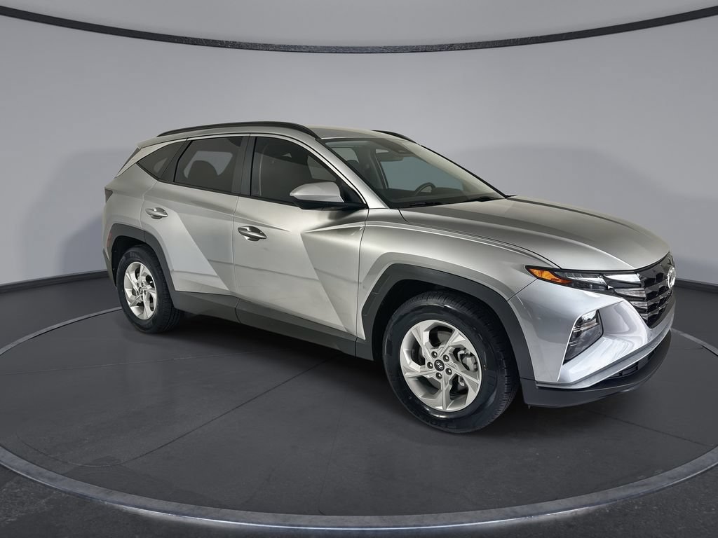 Used 2024 Hyundai Tucson SEL FWD image 2
