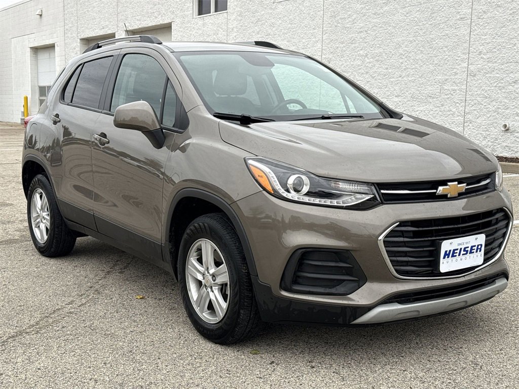 Used 2022 Chevrolet Trax LT w/ LT Convenience Package image 14