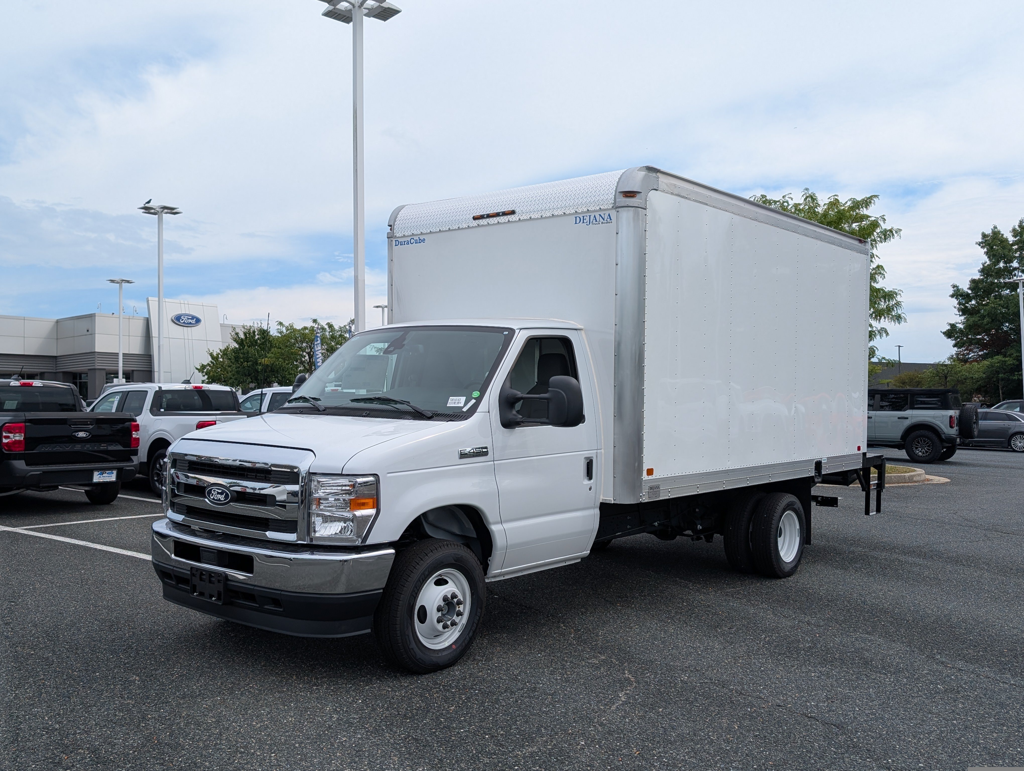 New 2026 Ford E-450 and Econoline 450 Super Duty w/ Power Equipment Group RWD image 4