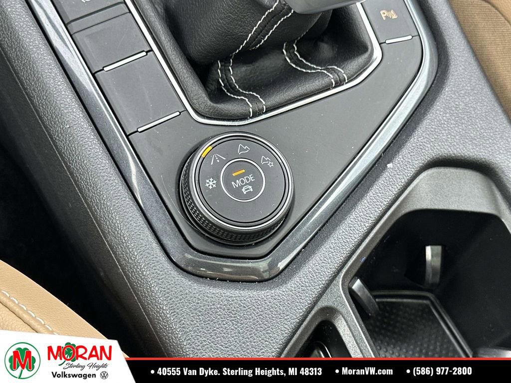 Used 2024 Volkswagen Tiguan SE R-Line AWD/4WD image 34
