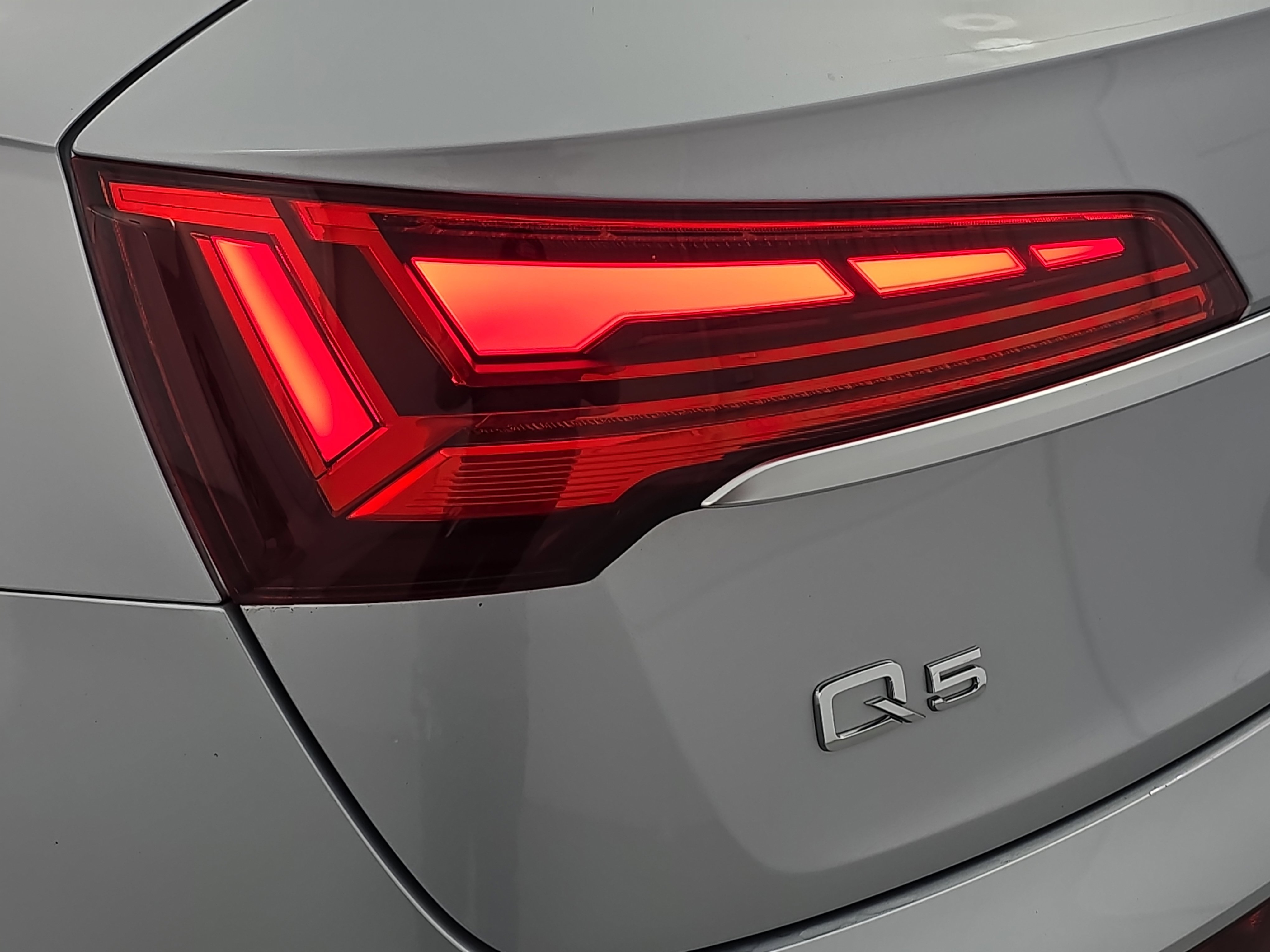 Used 2023 Audi Q5 2.0T Premium w/ Convenience Package image 34