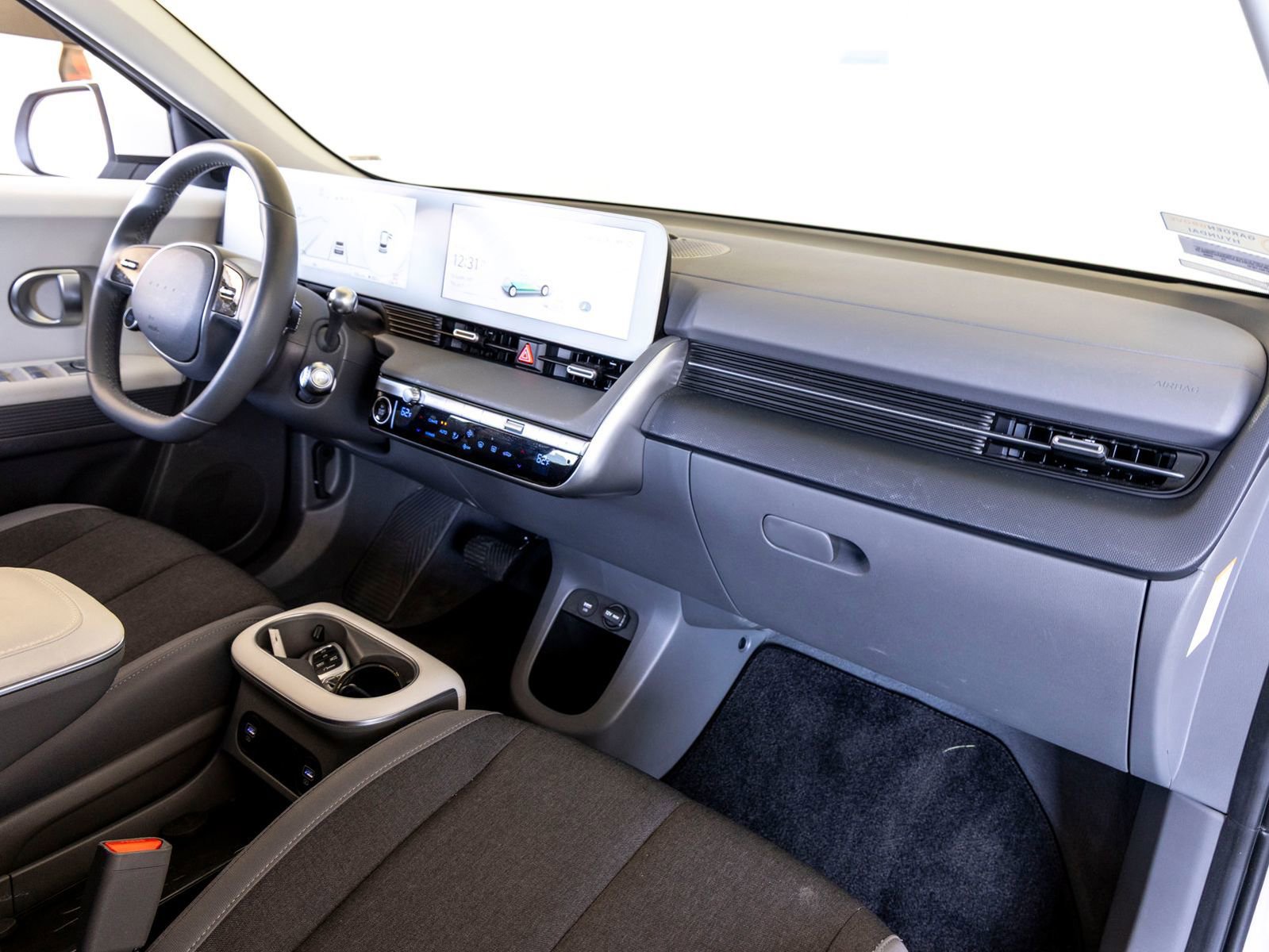 Used 2024 Hyundai Ioniq 5 SE RWD image 28