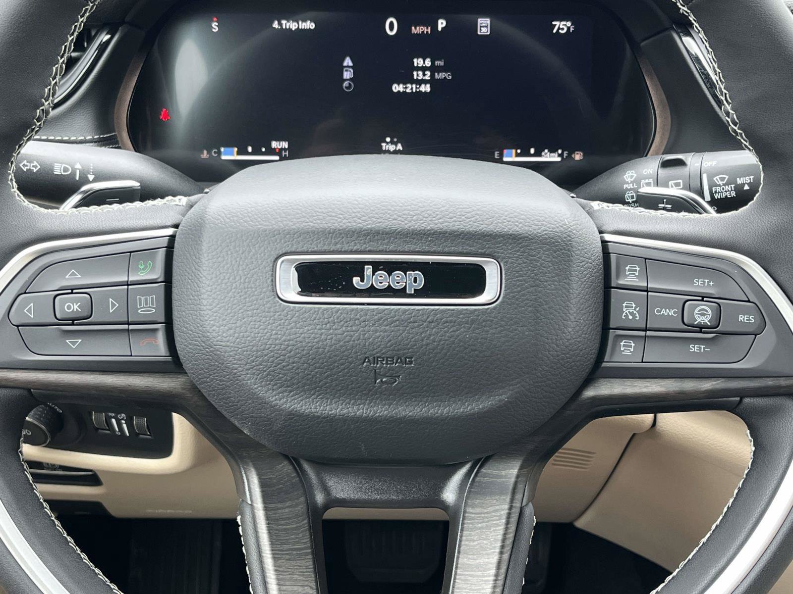 New 2026 Jeep Grand Cherokee Limited RWD image 13
