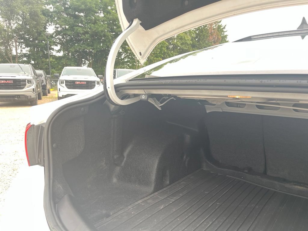 Used 2023 Chevrolet Malibu LS FWD image 14
