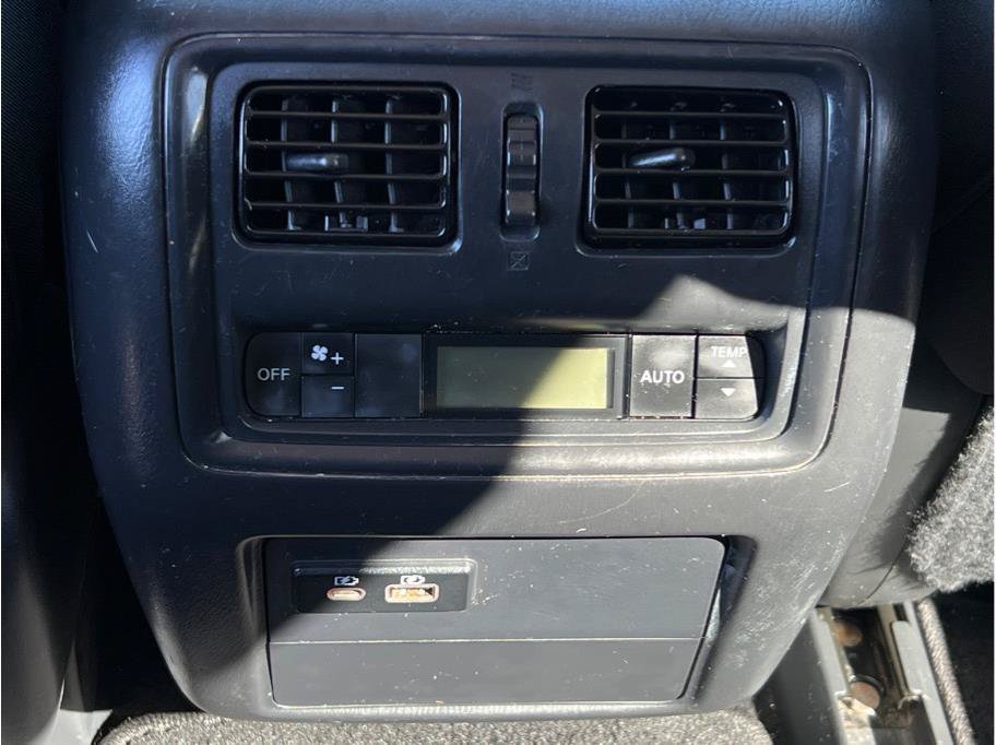 Used 2019 Nissan Pathfinder SV w/ SV Tech Package AWD/4WD image 8