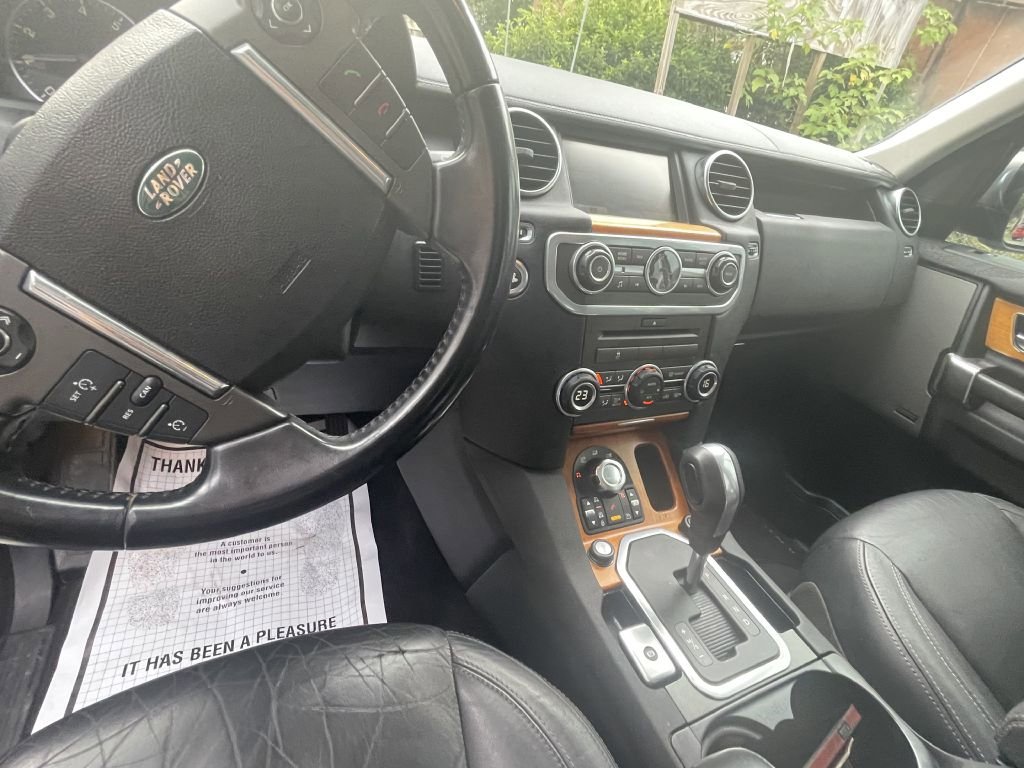 Used 2011 Land Rover LR4 HSE AWD/4WD image 16