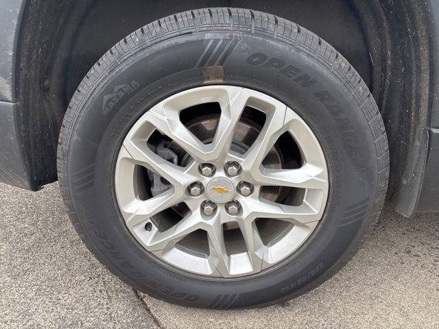 Used 2021 Chevrolet Traverse LS FWD image 12